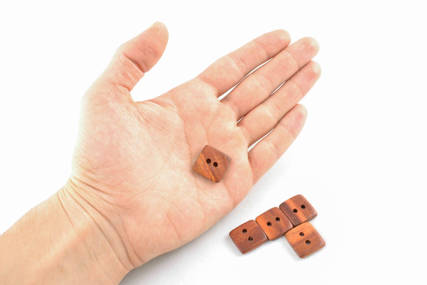 Ensemble de boutons en bois carrés faits main 5 pièces photo 4