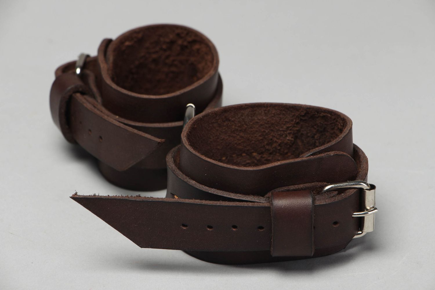 Handmade leather handcuffs photo 2