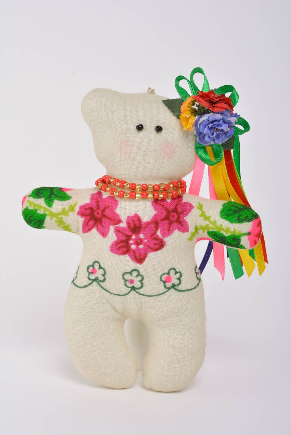Peluche ourse faite main originale à suspendre avec couronne de fleurs photo 1