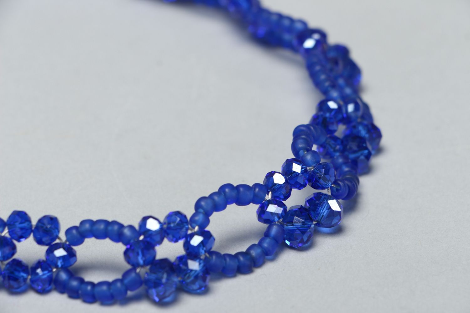 Collier en perles de rocaille et cristal bleu fait main photo 3