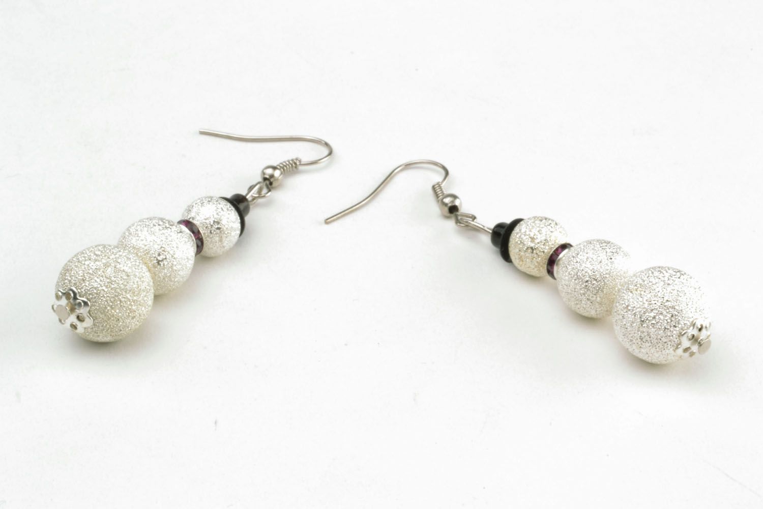 Long earrings with shiny beads photo 4