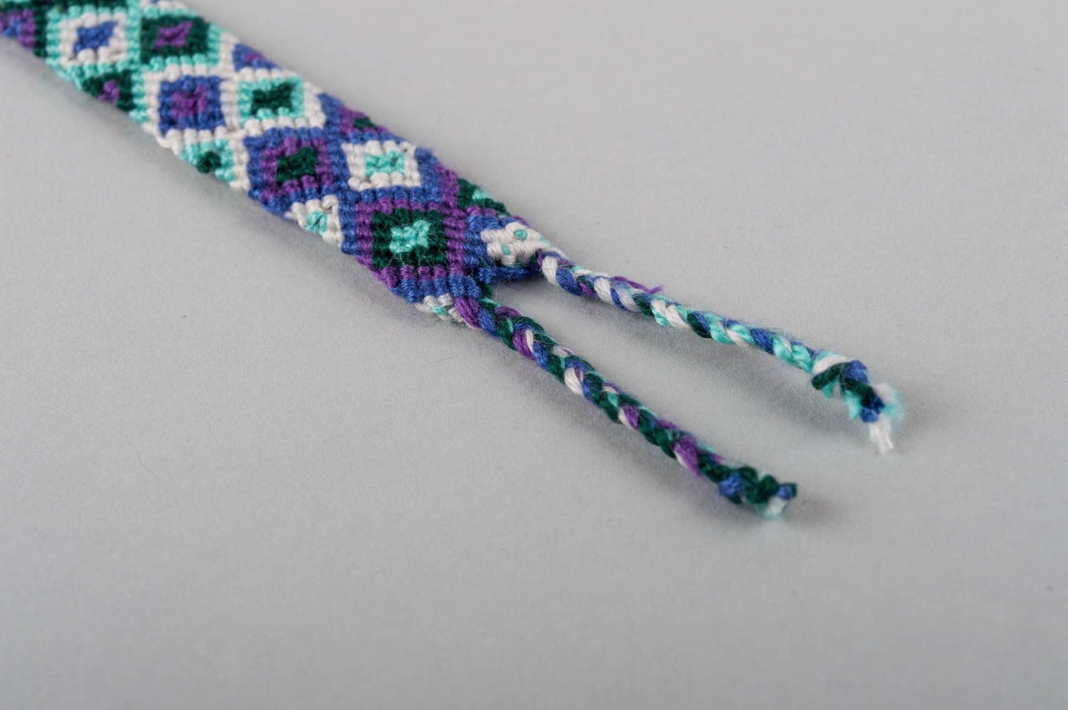 Geflochtenes Armband handgemachter Schmuck Armband Textil in Violett originell foto 5