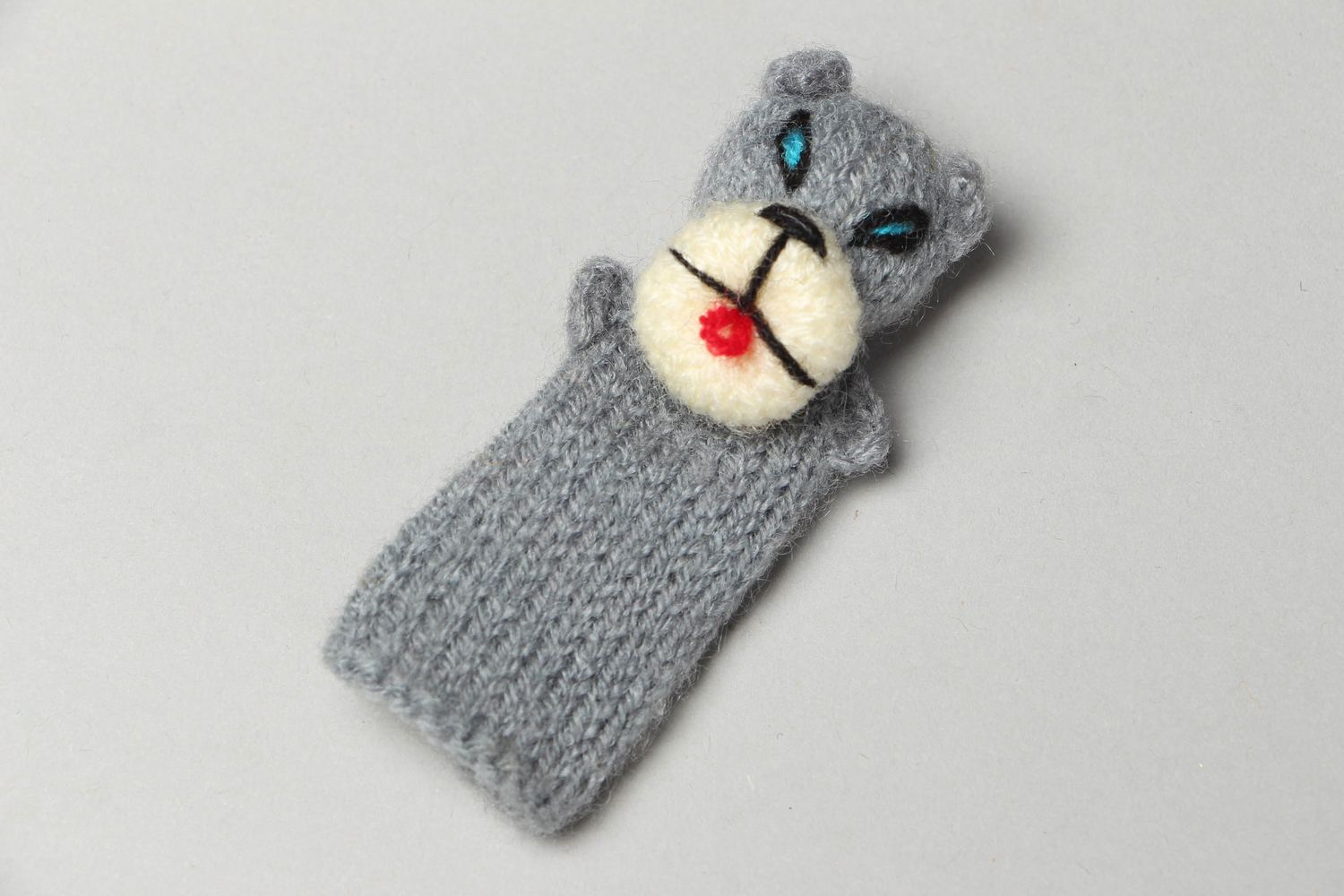 Knitted finger toy wolf photo 1
