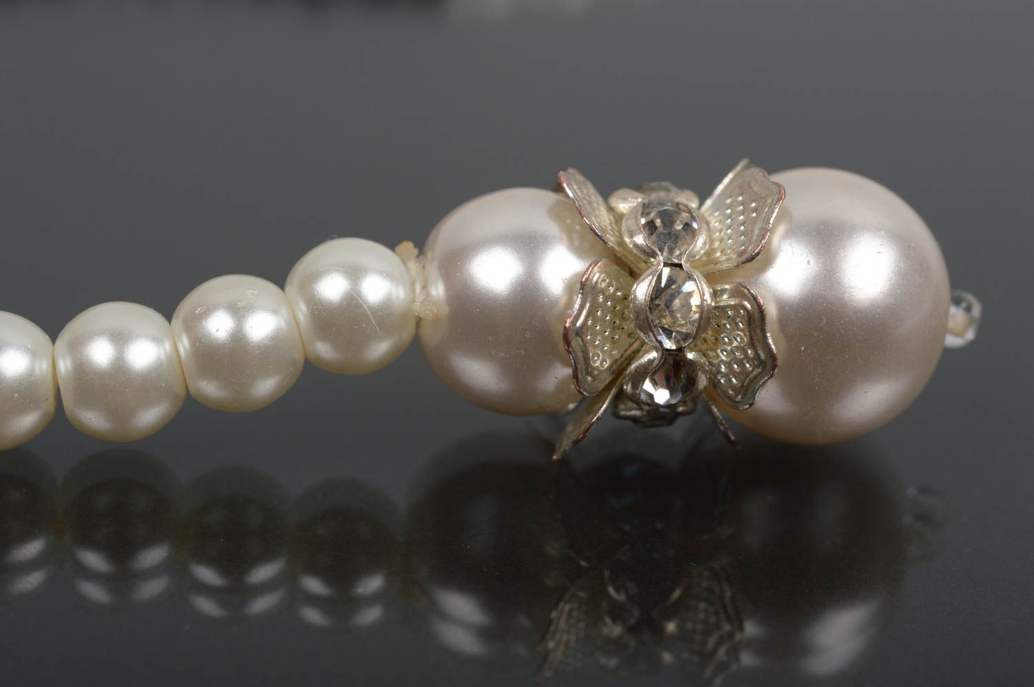 Sautoir fait main Collier en perles nacrées Accessoire femme original design photo 4