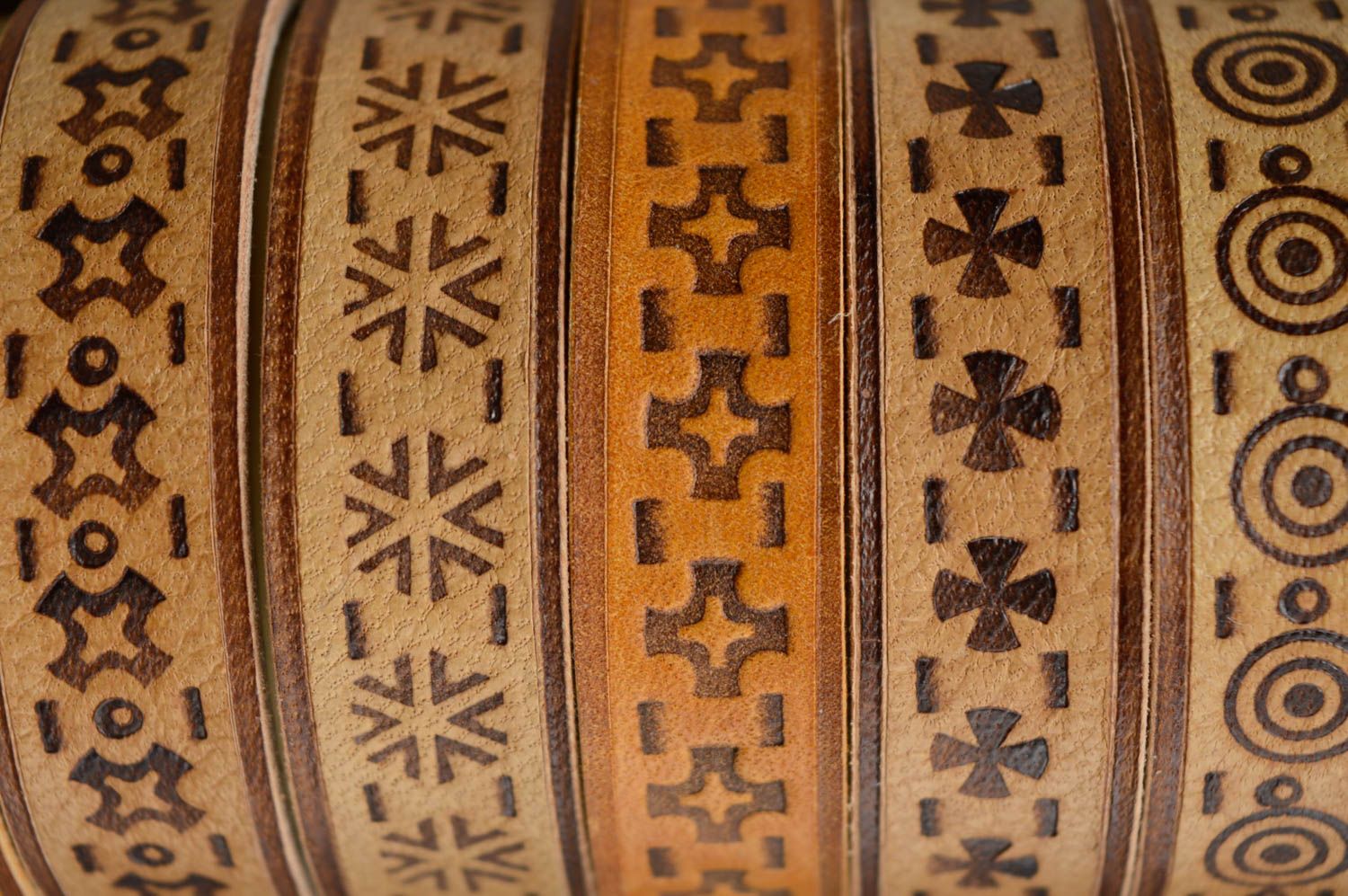 Ginger carved leather bracelet photo 5