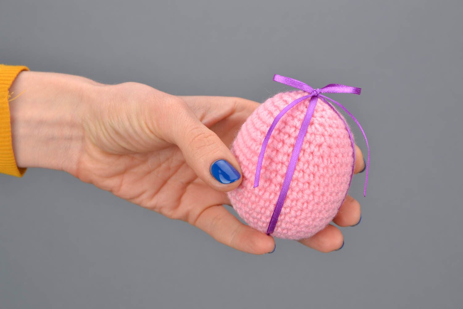 Pink crochet Easter egg photo 2