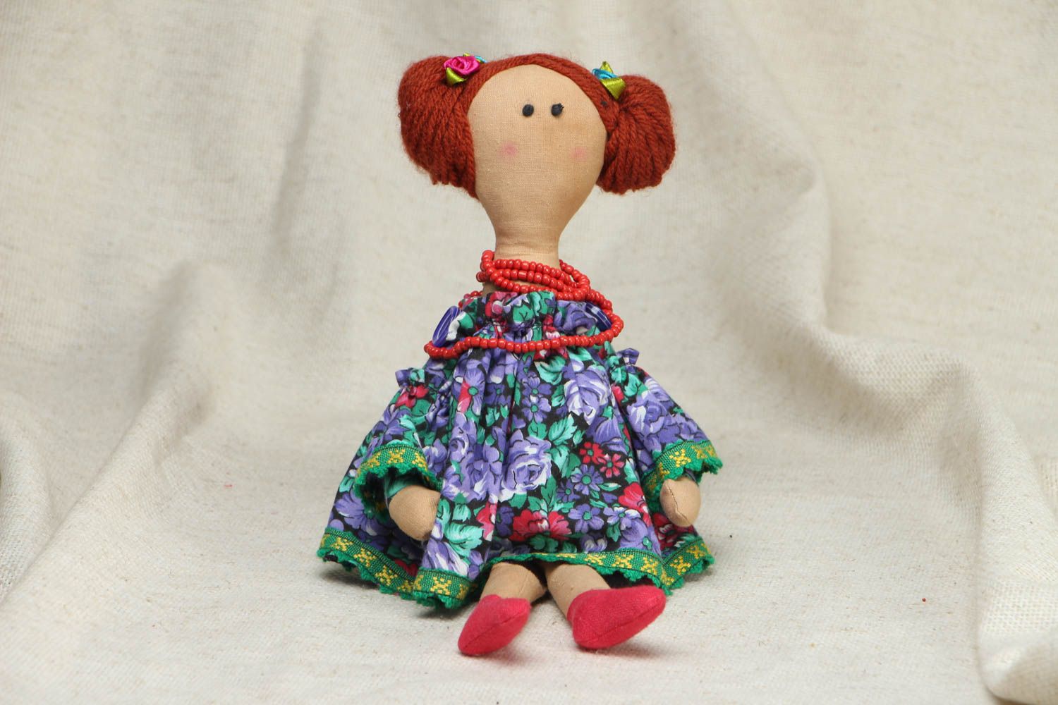 Авторская кукла из хлопковой ткани в сарафане фото 1