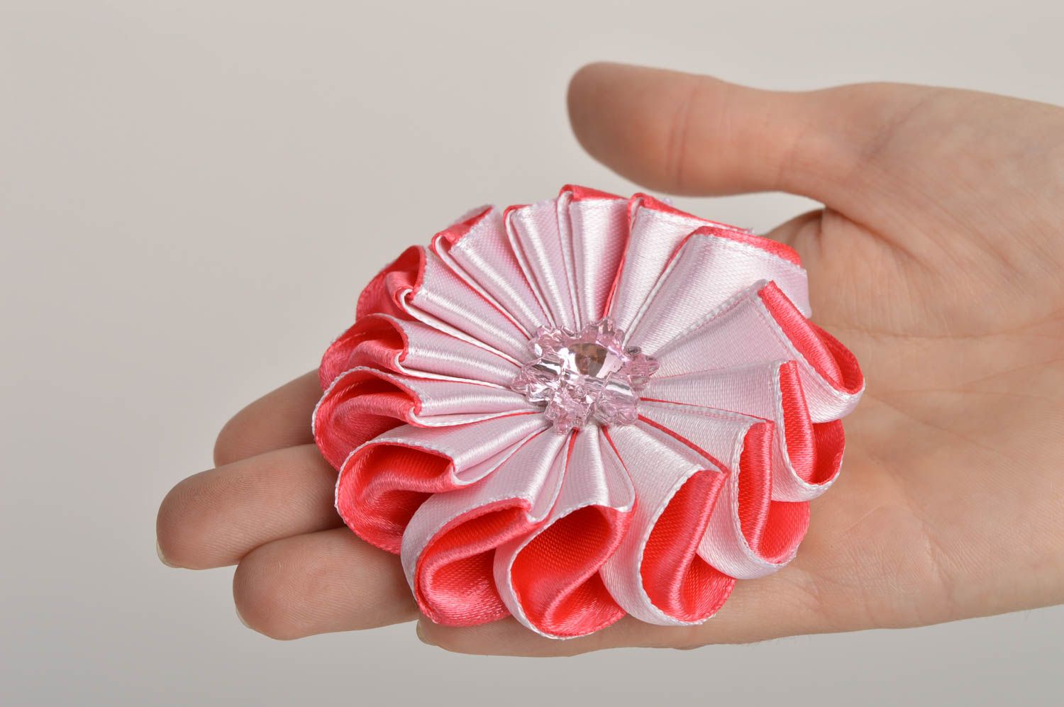 Stylish handmade hair clip designer hair accessories kanzashi flower ideas photo 2