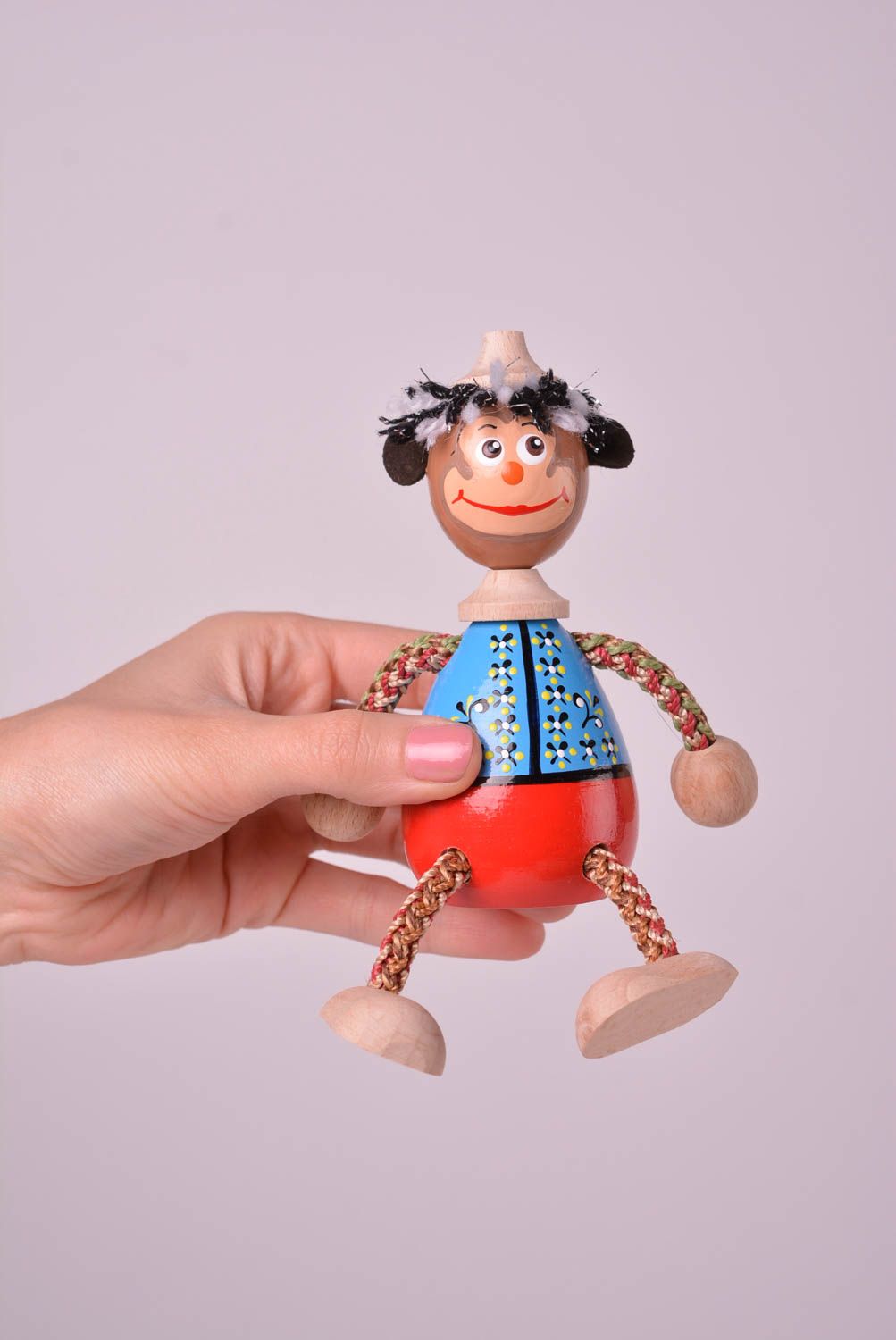 Игрушка ручной работы голубая игрушка из дерева подарок для ребенка Обезьянка фото 1