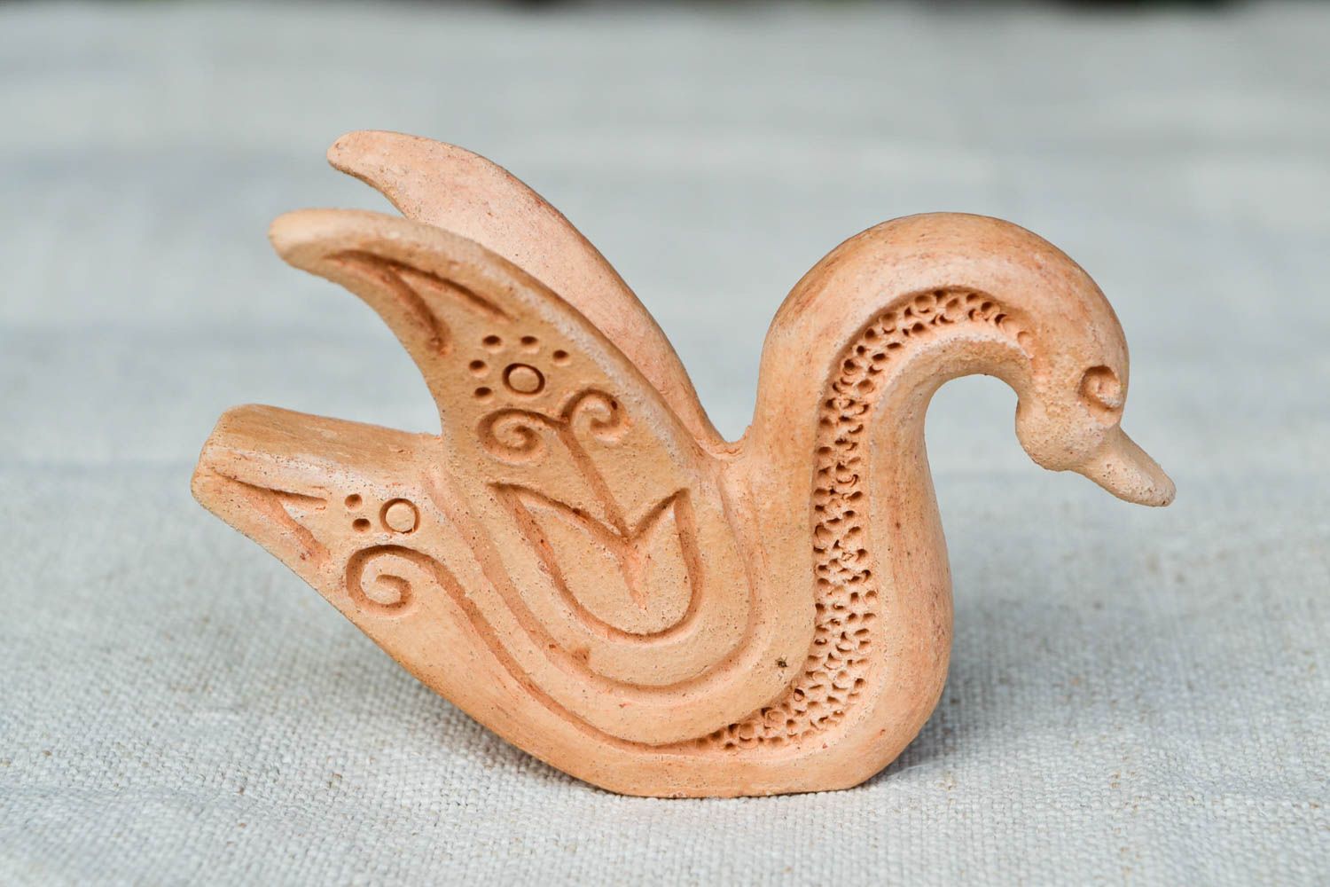 Свистулька из глины ручной работы керамическая свистулька глиняная игрушка фото 3