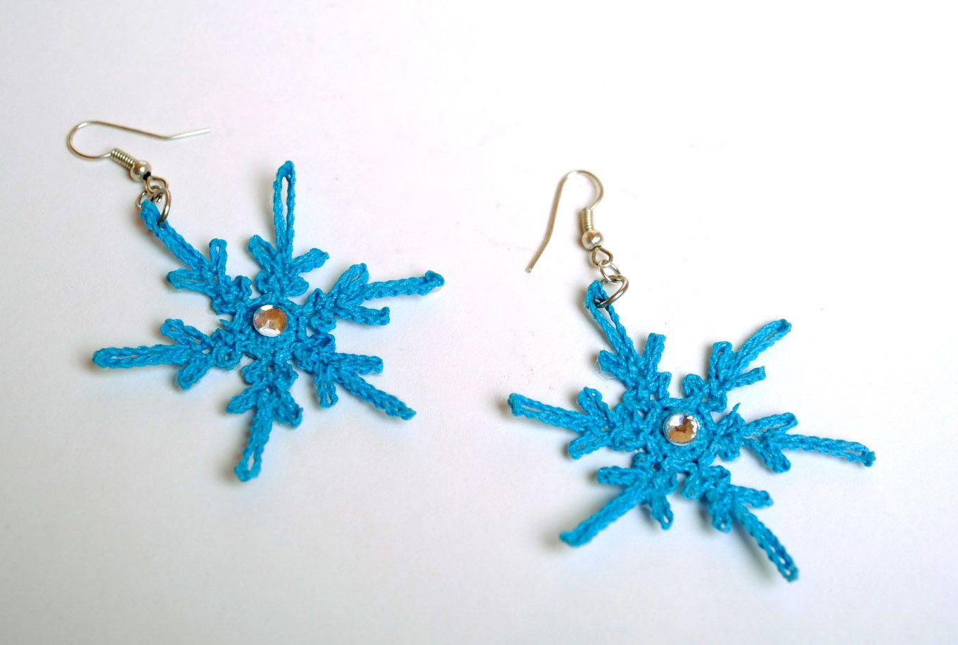 Earrings Crocheted of Acrylic Yarns Snowflakes photo 1