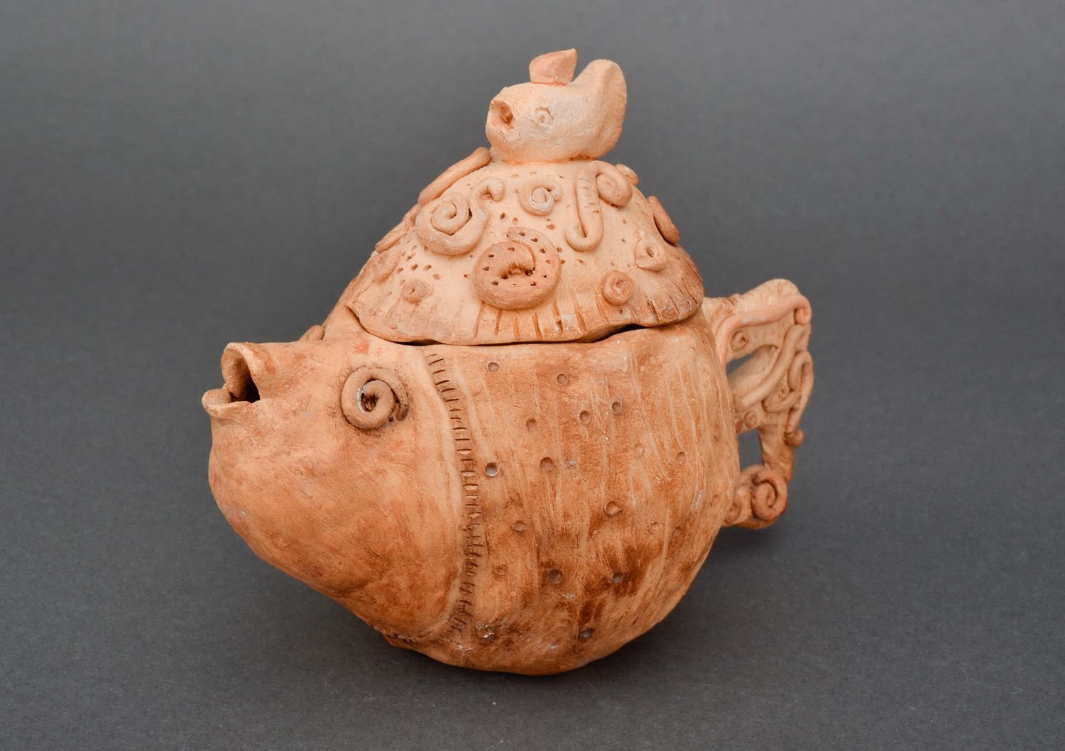 Clay teapot in the form of fish  photo 1