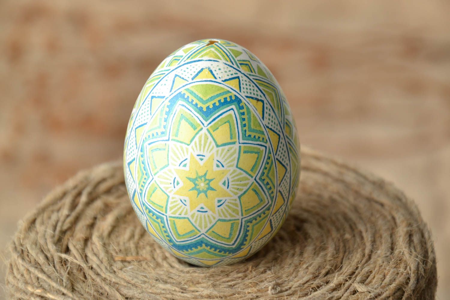 Huevo de Pascua pintado  foto 1