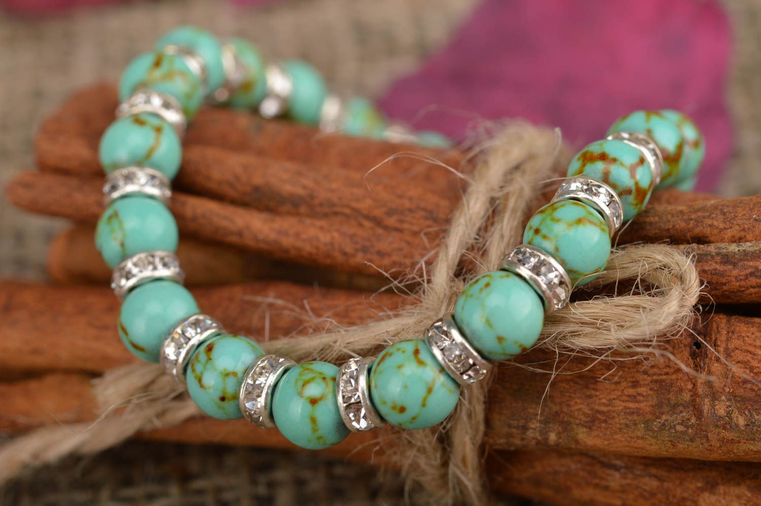 Bracelet en perles fantaisie couleur turquoise élastique accessoire fait main photo 1