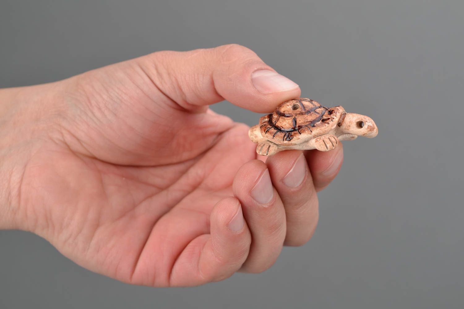 Handgemachte Lippenpfeife aus Ton Schildkröte foto 2