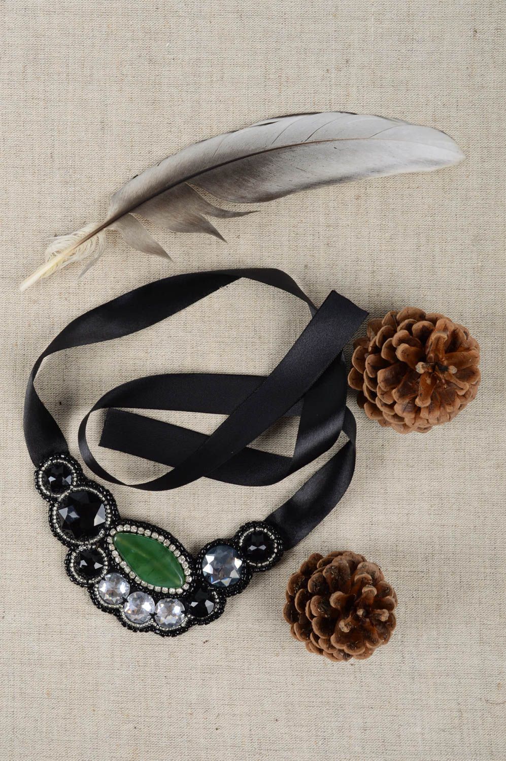 Collar de abalorios artesanal con piedra bisutería para mujer accesorio de moda foto 1