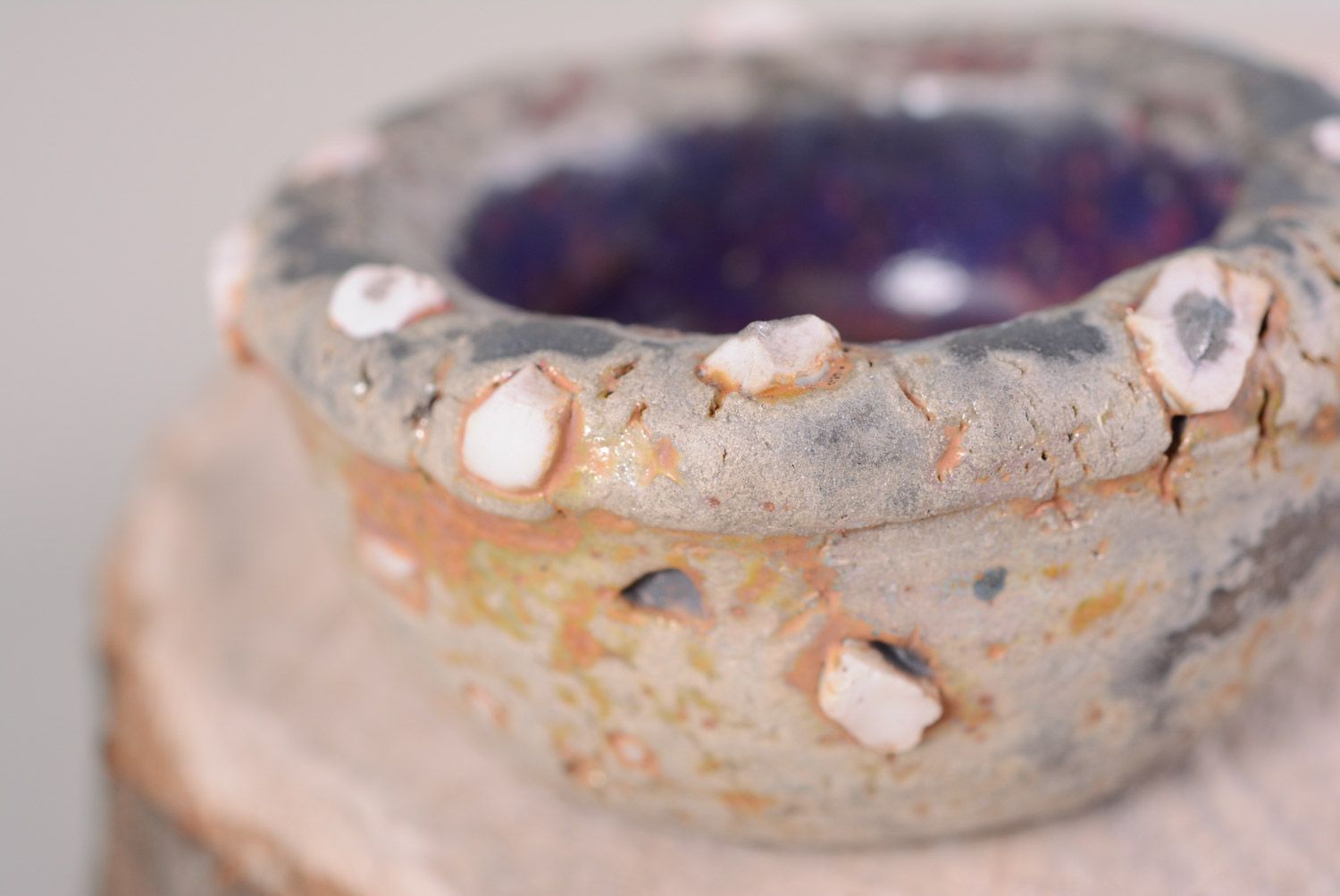 Außergewöhnlicher runder Teelichthalter aus Keramik von Handarbeit foto 4