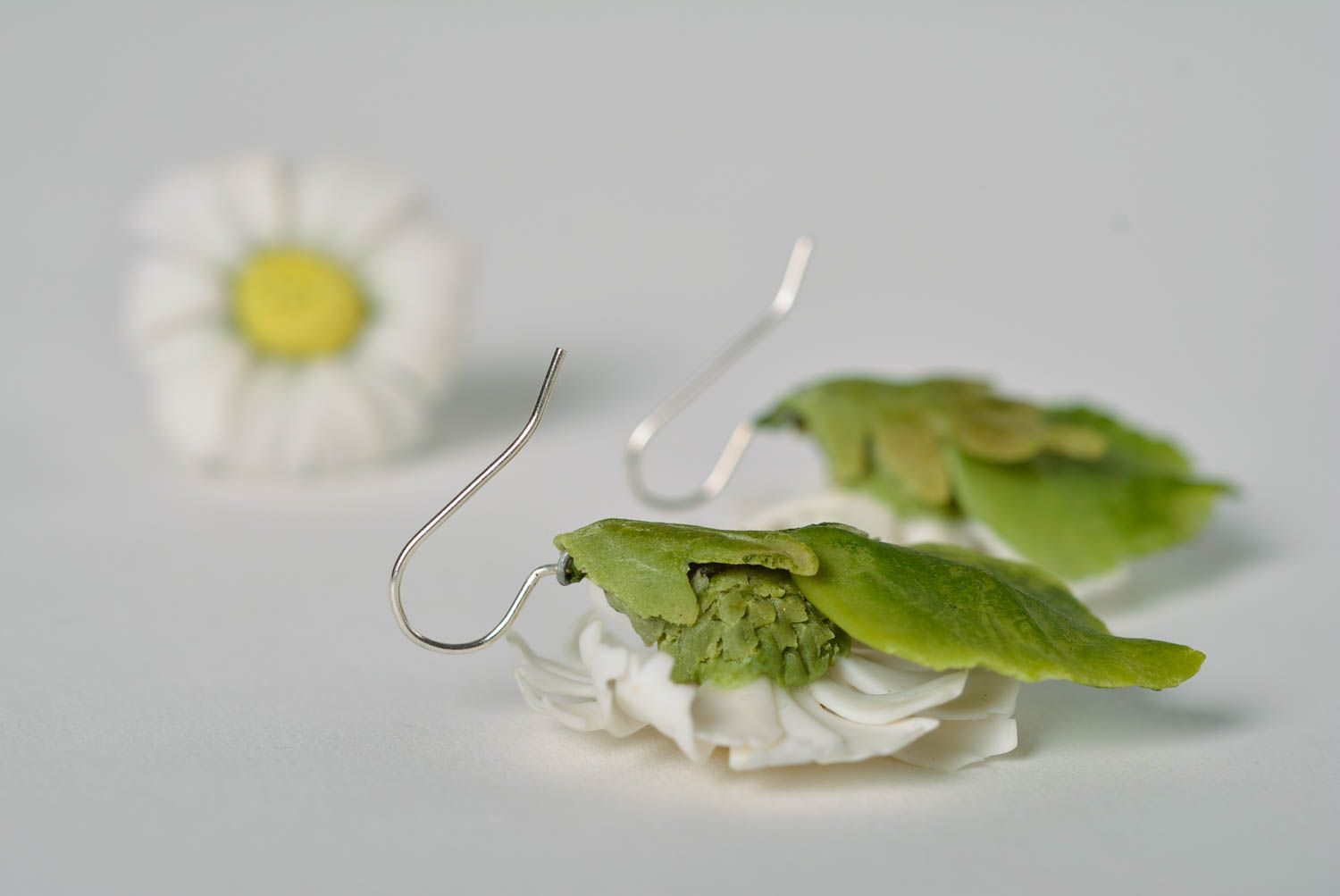 Украшения из полимерной глины кольцо и серьги набор для женщин Белые ромашки фото 5