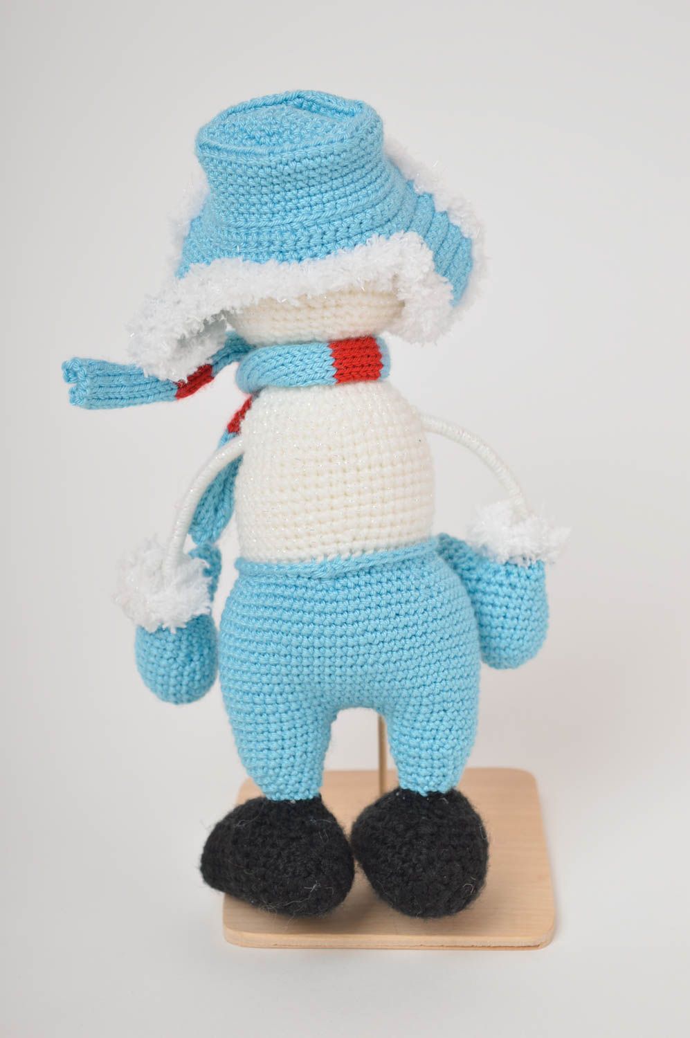 Peluche bonhomme de neige Jouet fait main tricoté original Cadeau enfant photo 4
