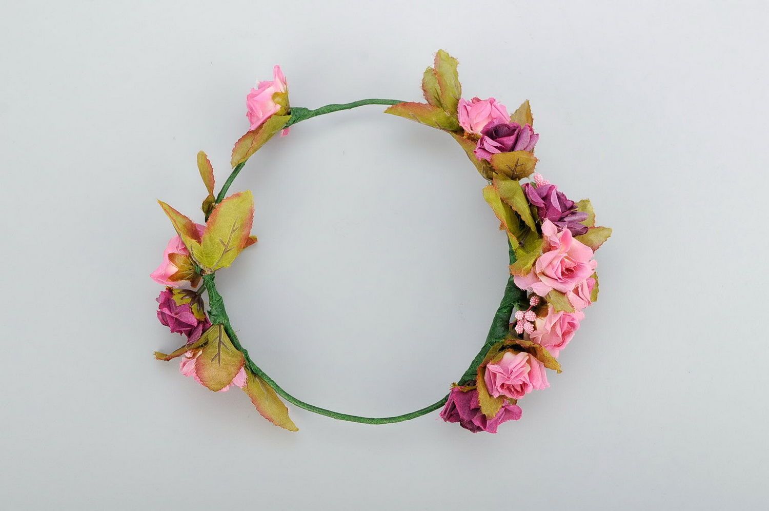 Headband wreath with flowers photo 3