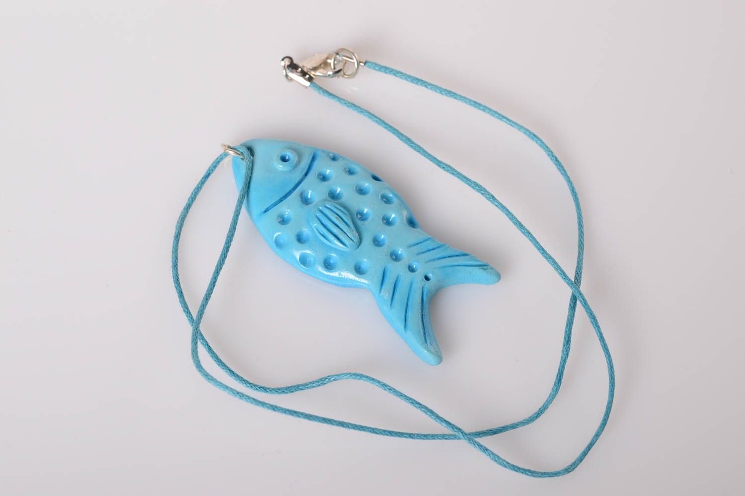 Pendentif poisson Bijou fait main pâte polymère Accessoire femme bleu clair photo 1