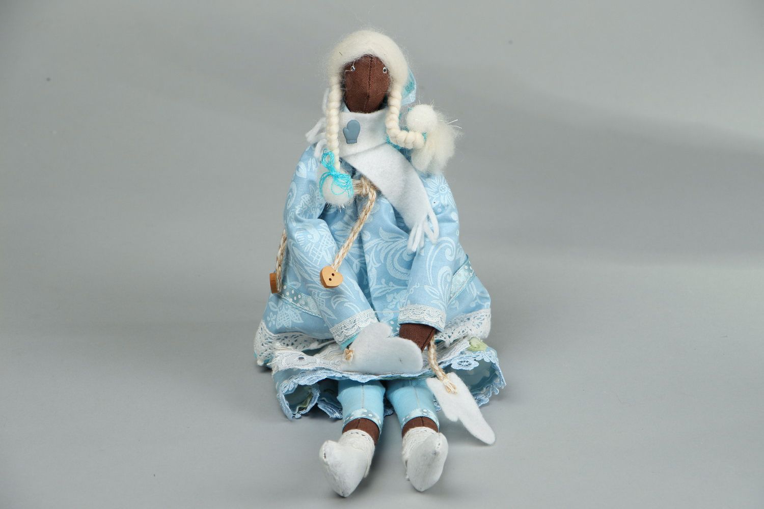 Интерьерная игрушка Снегурочка из Кении фото 1