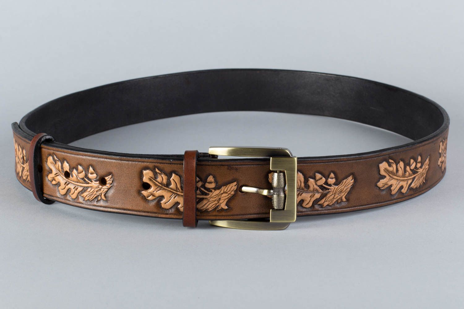 Handmade leather genuine leather belt with embossing in Sheridan style for men photo 5