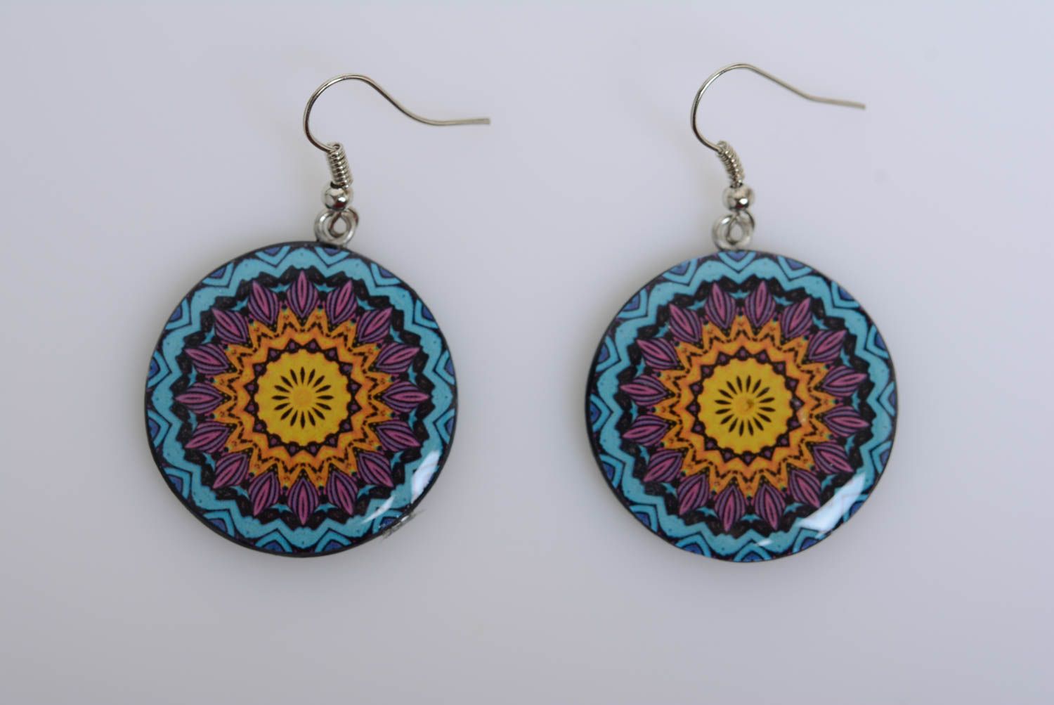 Handmade runde Ohrringe aus Polymerton blau bunt mit Ornament schön ethnisch foto 5