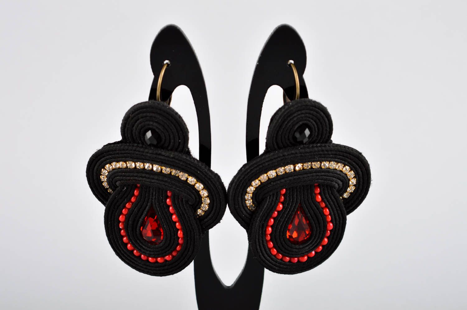Handmade schwarz rote Soutache Ohrringe Designer Schmuck Accessoire für Frauen  foto 2