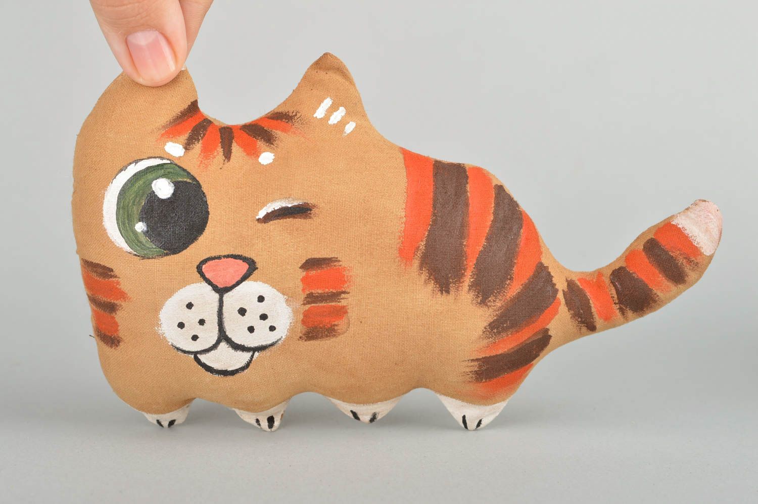 Мягкая авторская игрушка из хлопка ароматизированная подмигивающий котенок  фото 3