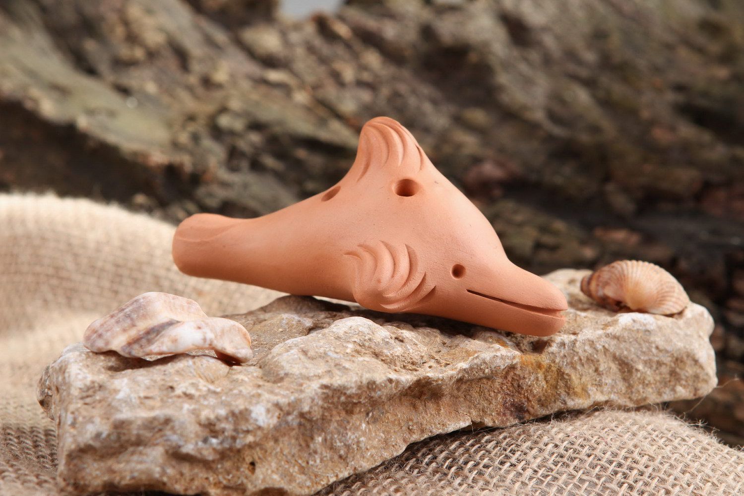 Keramische Lippenpfeife Delphin, Musikinstrument und Kinderspielzeug foto 1