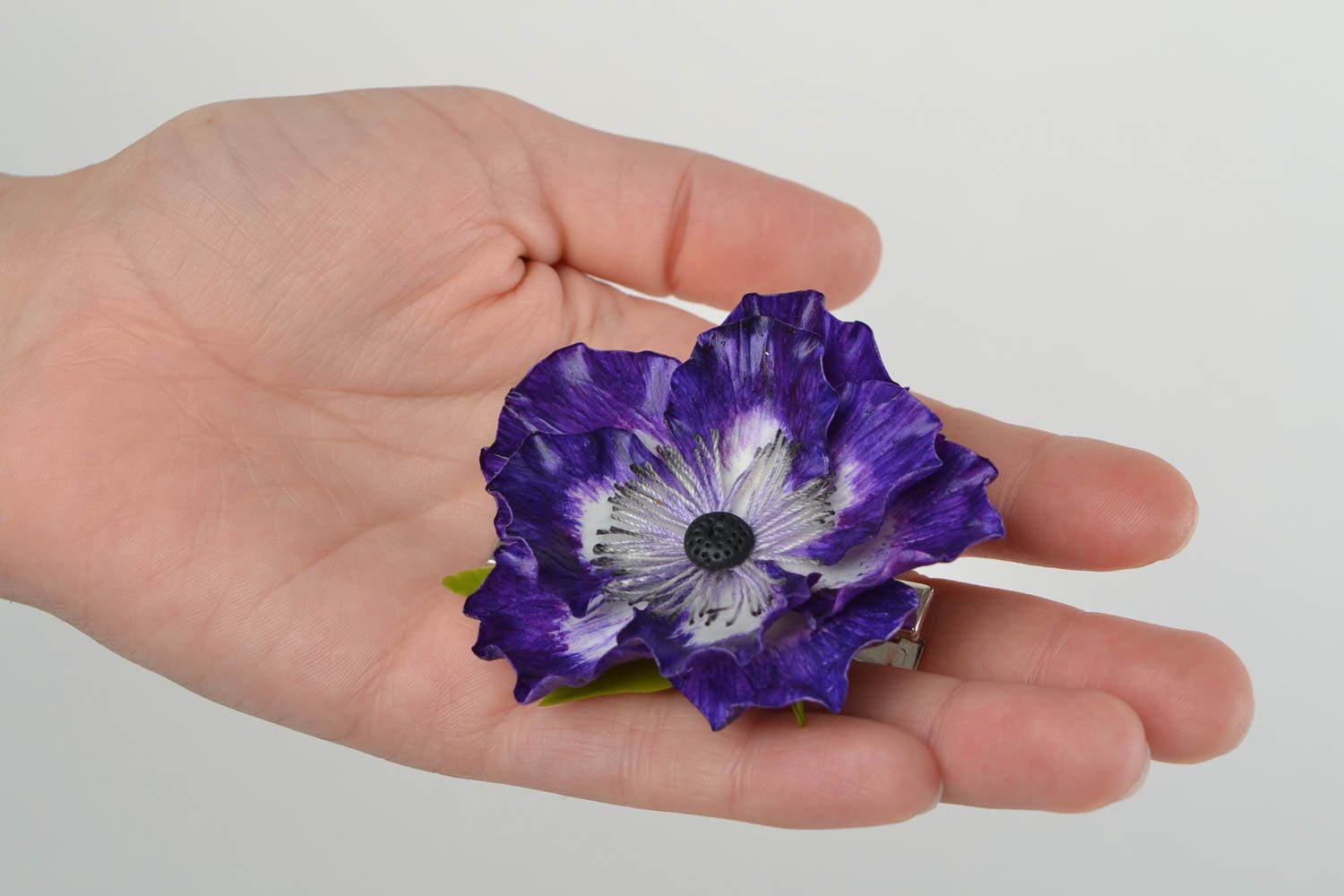 Handgemachte Blumen Haarklemme aus Porzellan in Form von lila Anemone für Damen foto 2