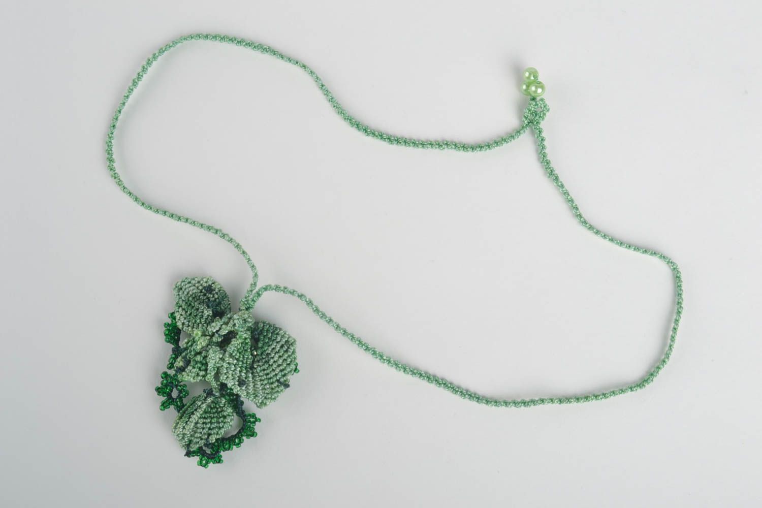 Pendentif fantaisie Bijou fait main vert macramé perles rocaille Cadeau original photo 4