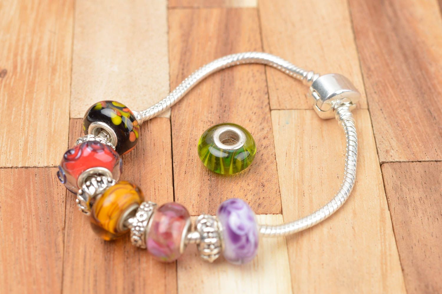 Green handmade glass bead cool jewelry findings fashion accessories ideas photo 4