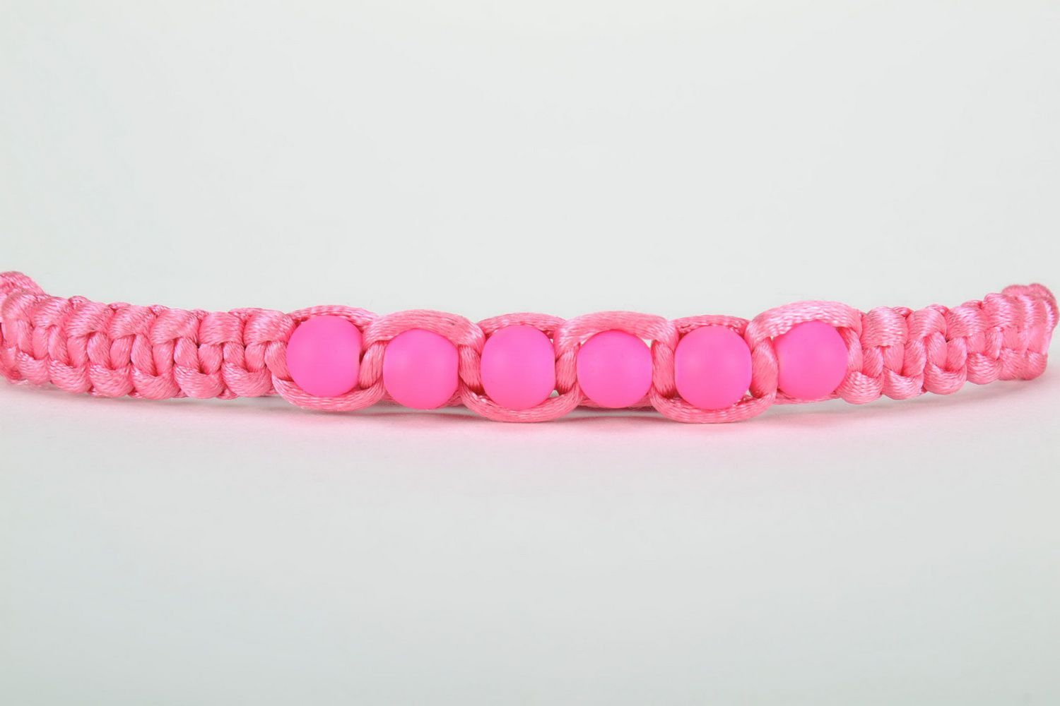 Bracelet fait main original de couleur rose photo 4