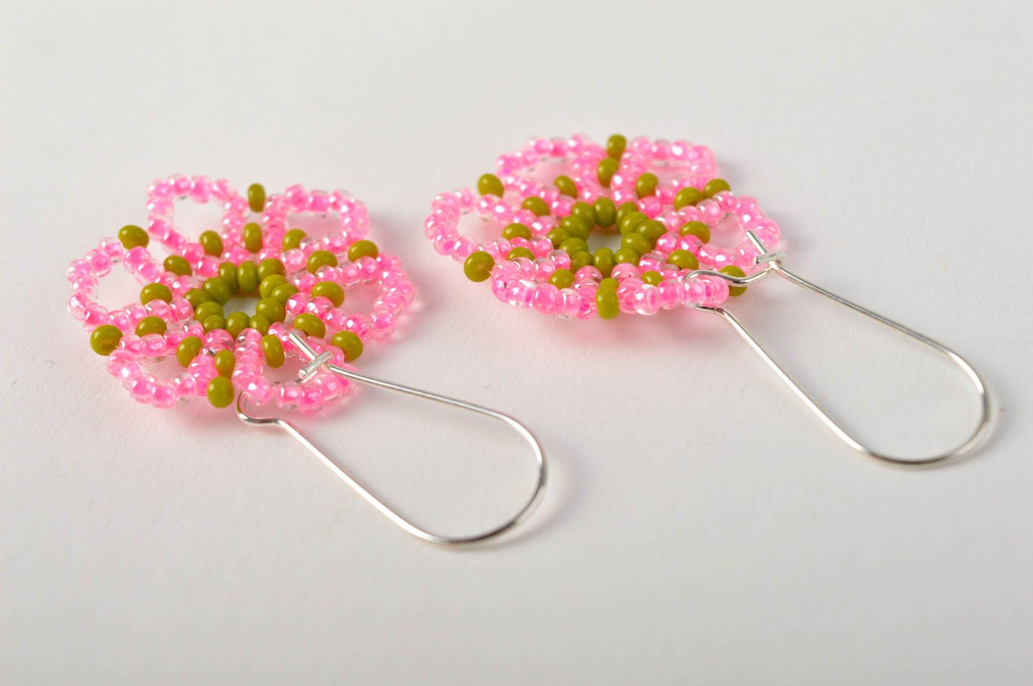 Серьги ручной работы модные серьги в виде цветков серьги из бисера розовые фото 4