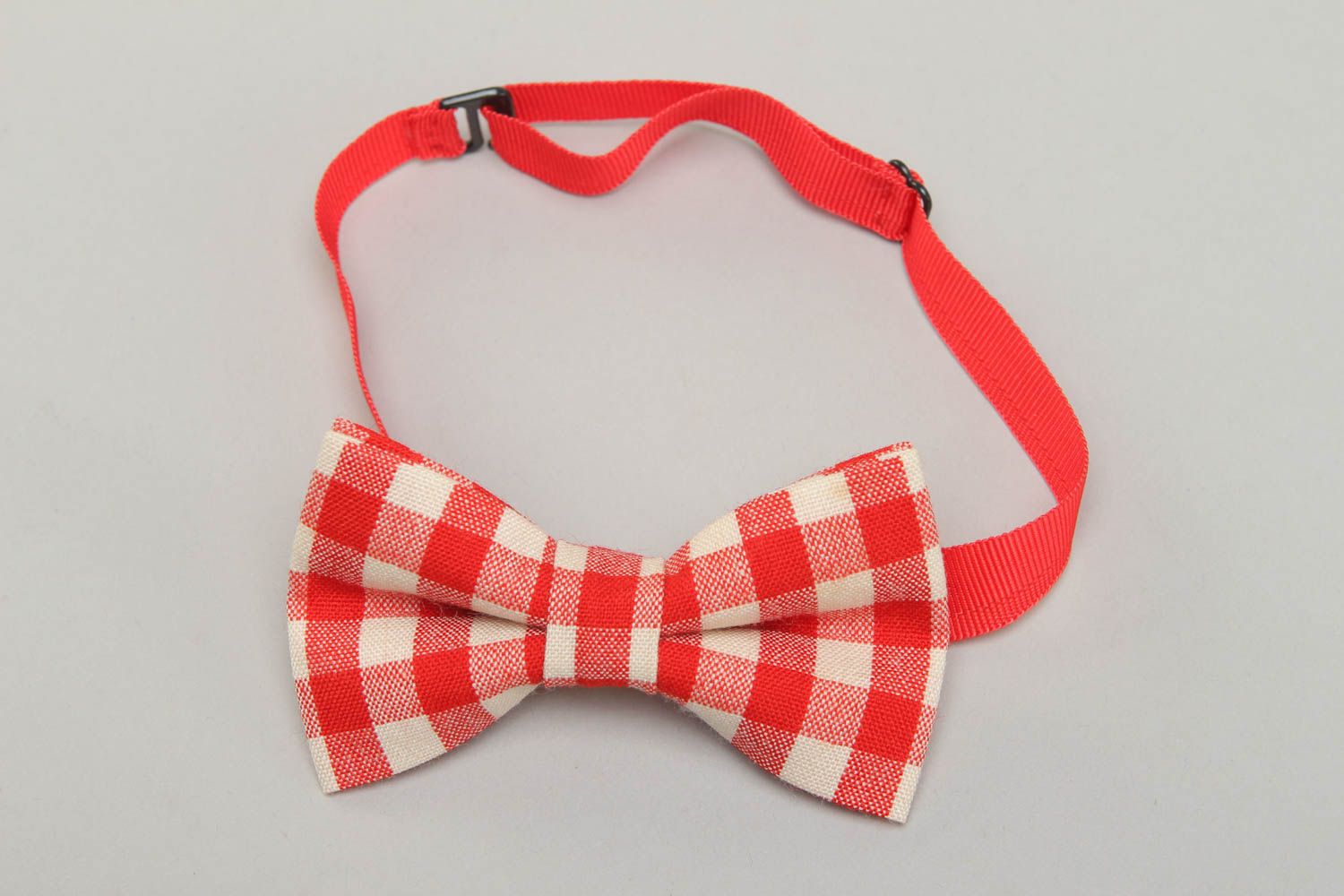 Red checkered fabric bow tie photo 1