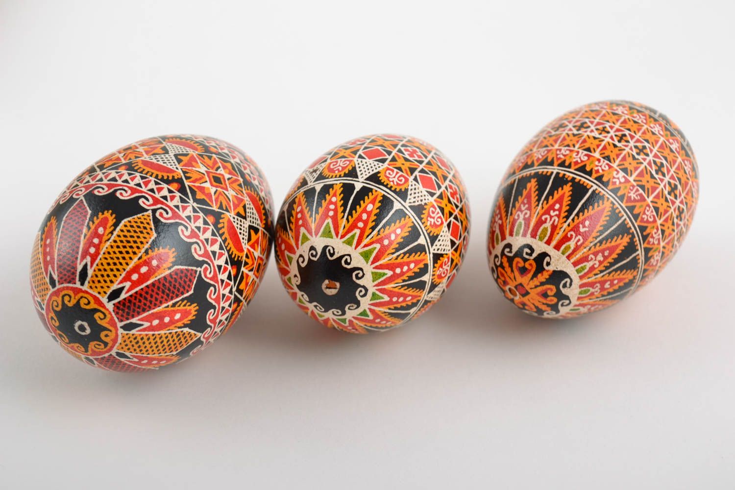 Расписные яйца набор из трех изделий красивые необычные подарок ручной работы фото 3