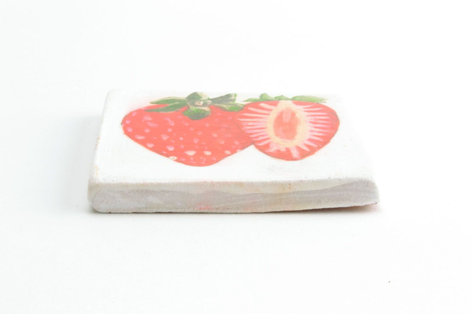 Clay fridge magnet Strawberries photo 4