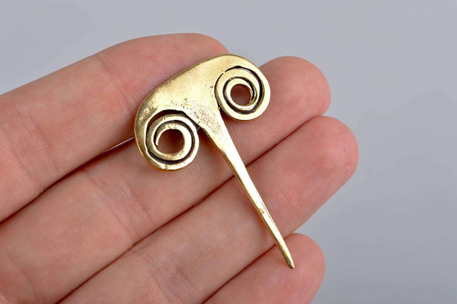 Handmade metal accessory stylish designer brass jewelry unusual hair stick photo 5