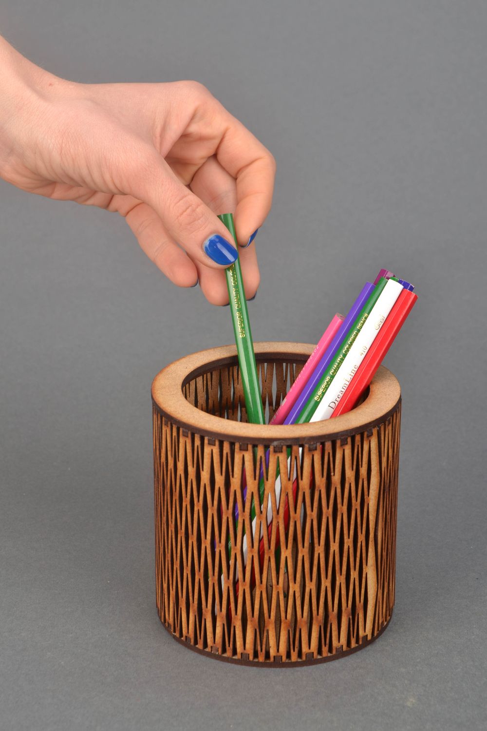 Handmade Bleistift Halter aus Holz foto 2