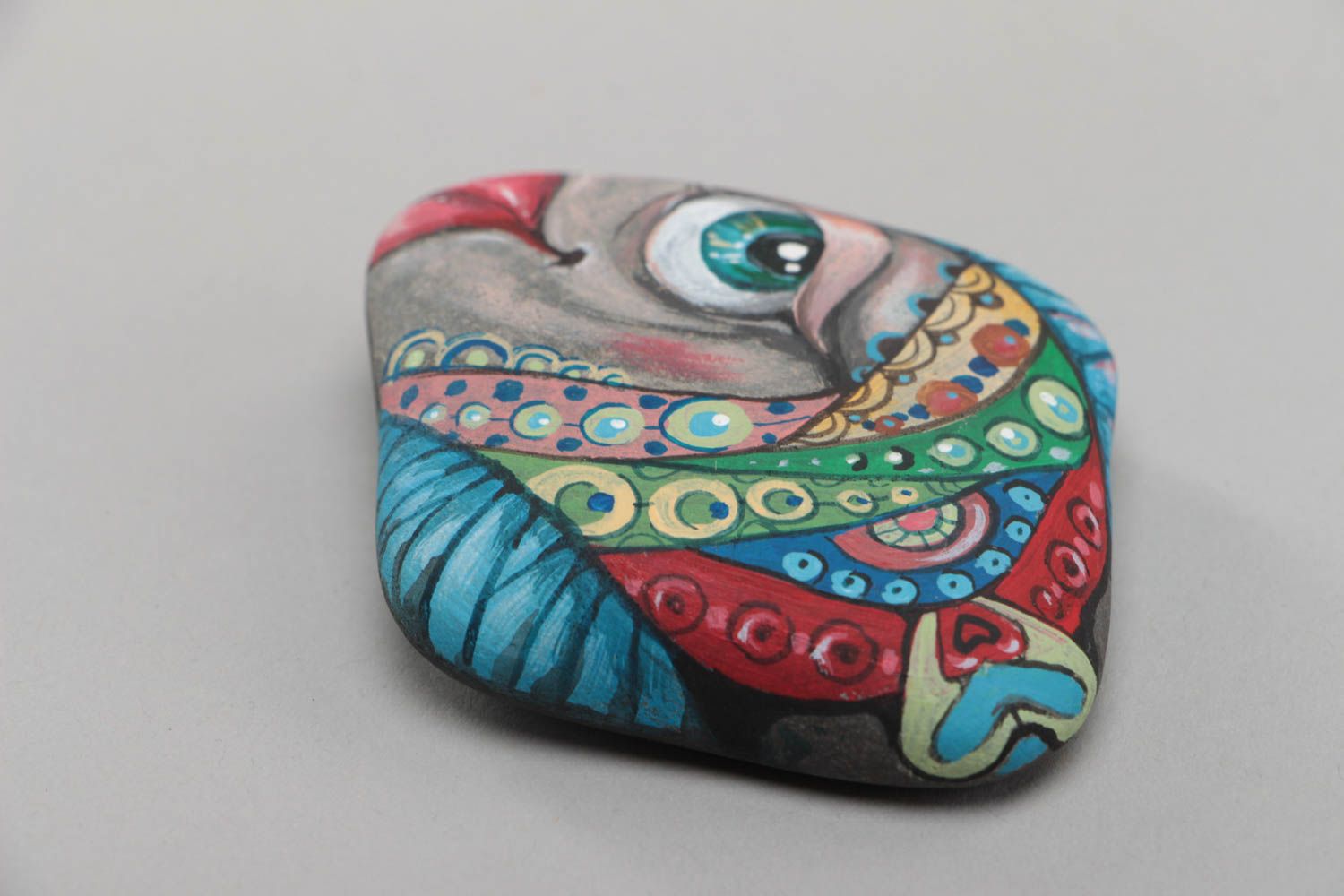 Decorative small sea stone with handmade colorful acrylic painting fish  photo 3