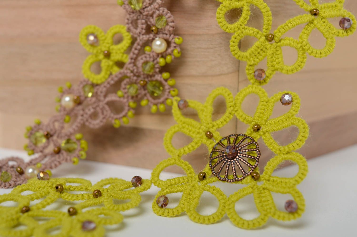 Handmade beaded necklace Green Flowers photo 3