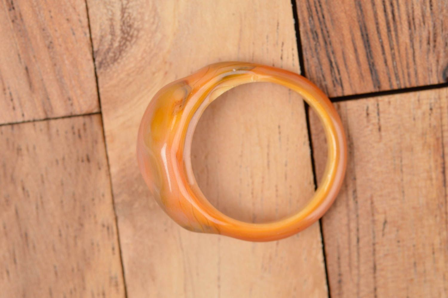 Кольцо ручной работы изделие из стекла оранжевое украшение ручной работы фото 3
