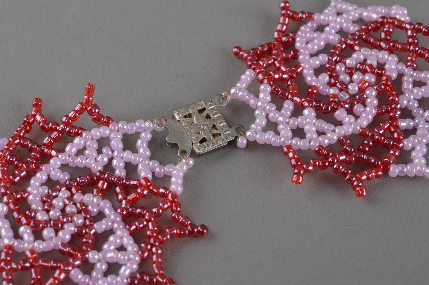 Ожерелье из бисера ручной работы авторское красивое в розовых тонах женское фото 3