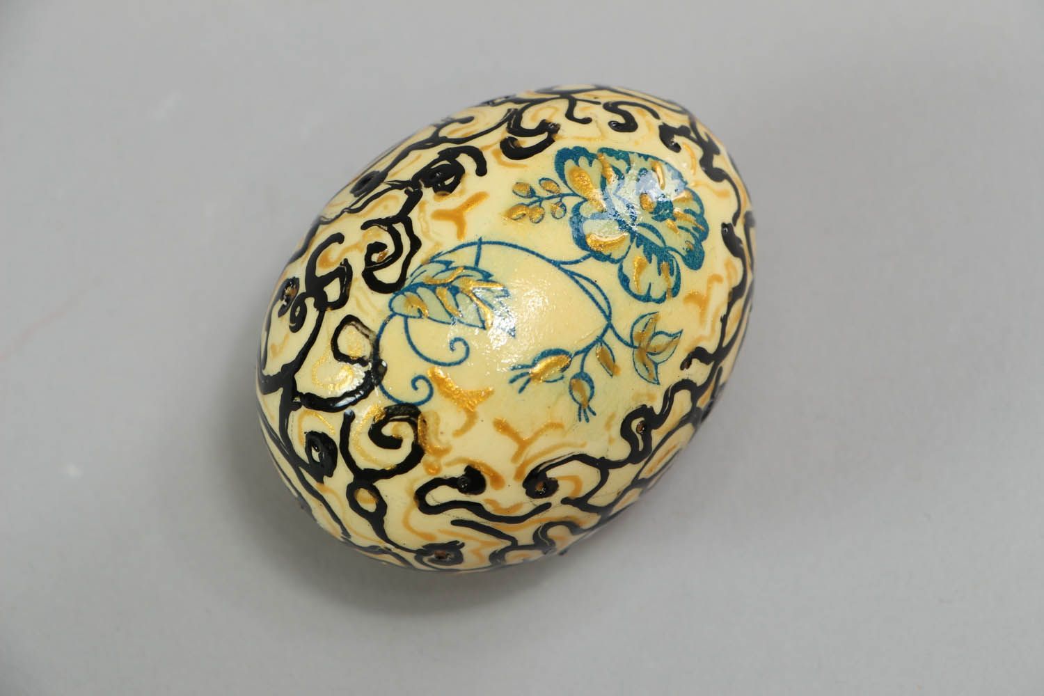 Painted decorative egg photo 1