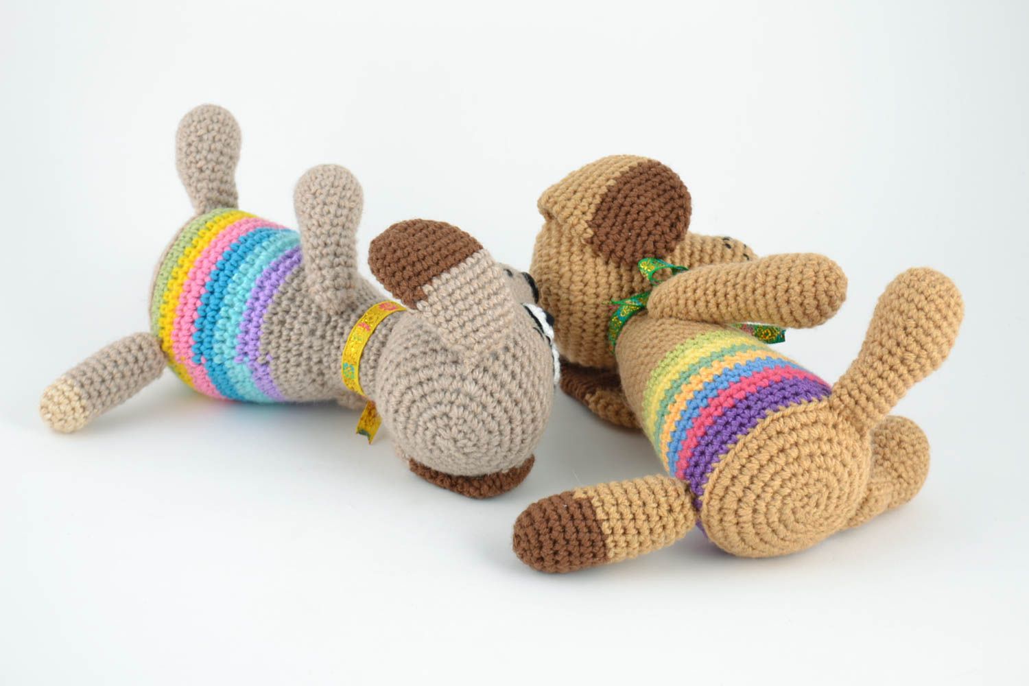 Ensemble de jouets tricotés en laine et mi-laine faits main petits Deux chiens photo 4