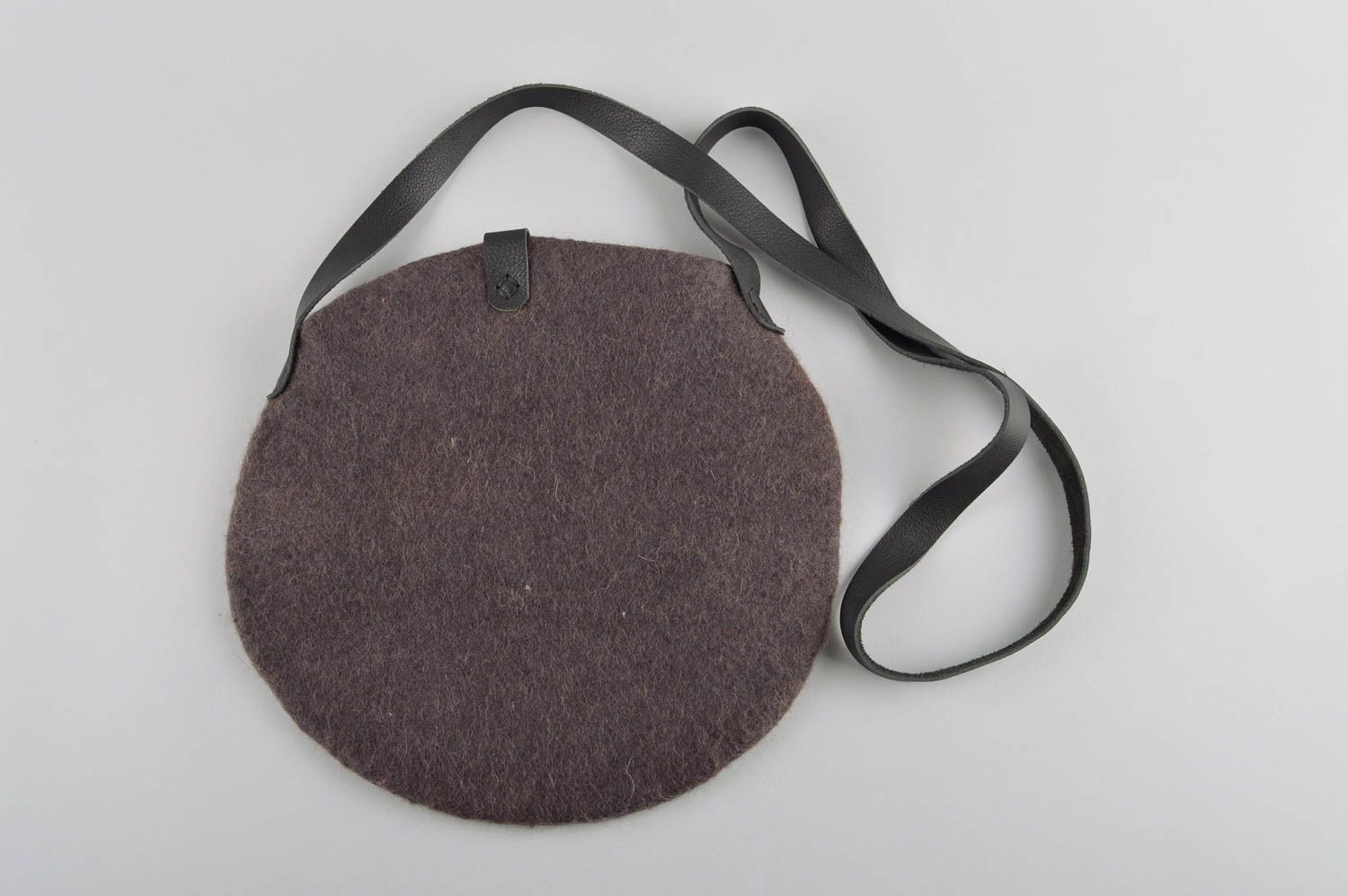 Сумка ручной работы женская сумка круглая с узором сумка валяние оригинальная фото 3