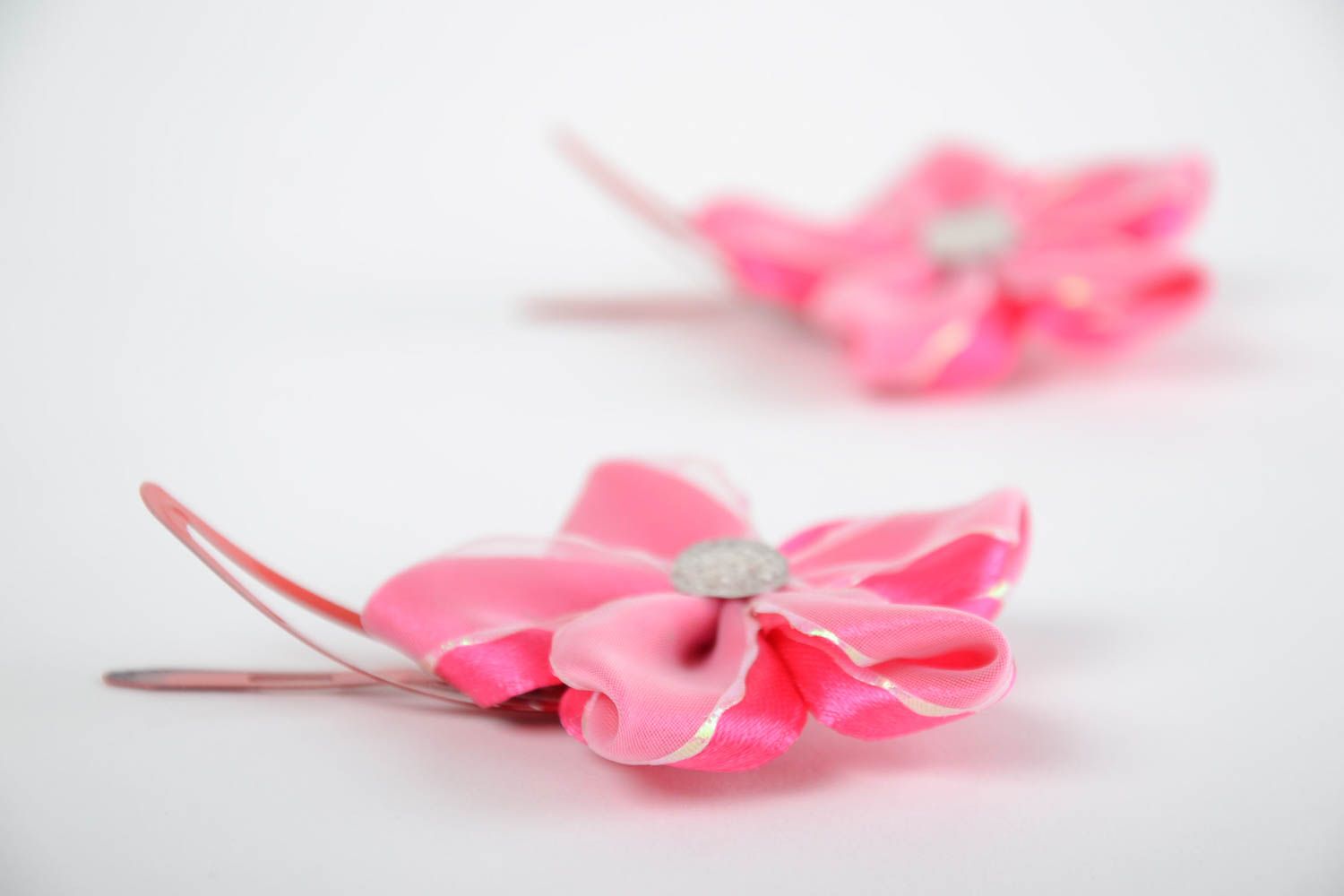 Set of 2 handmade children's pink textile flower hair clips  photo 4