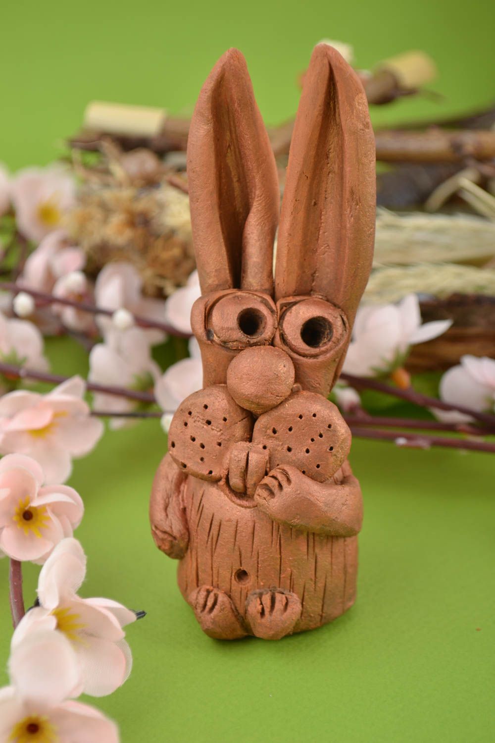 Figurina coniglietto fatta a mano in ceramica divertente souvenir di terracotta foto 1